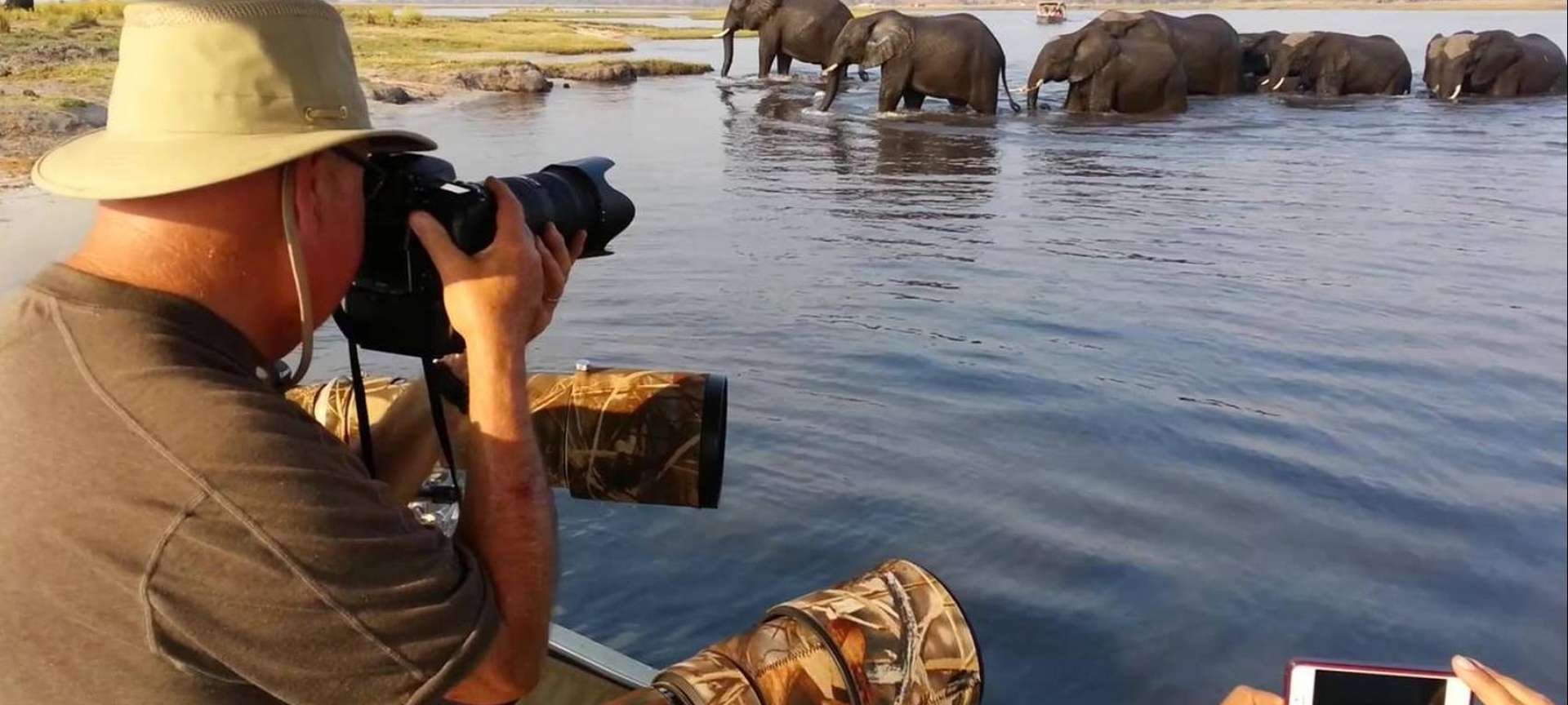 Houseboat safaris in Africa - Africa Wildlife Safaris